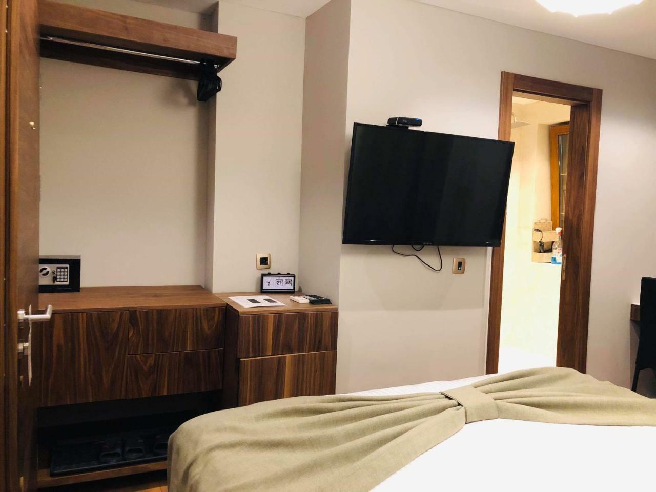 Boulevard Exclusive Πρίστινα Εξωτερικό φωτογραφία