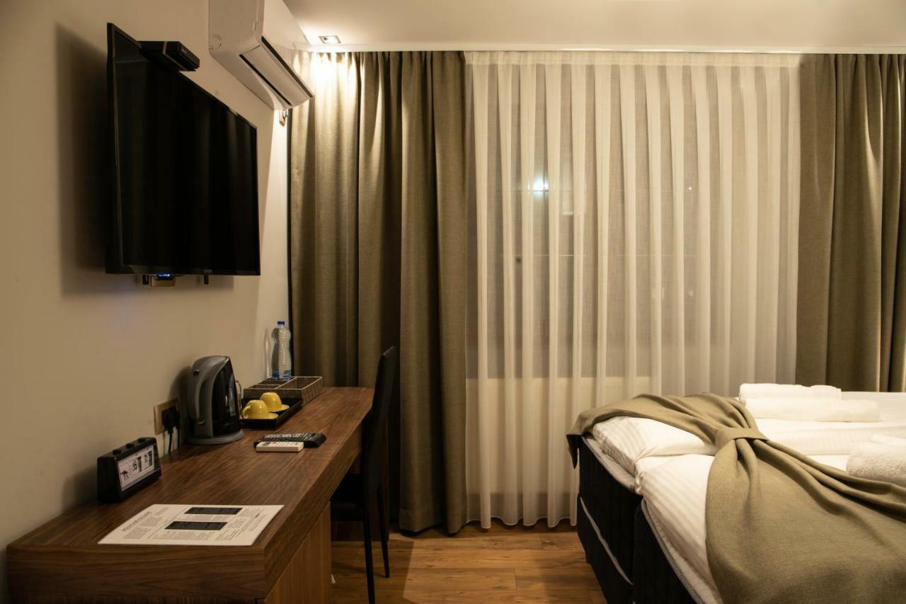Boulevard Exclusive Πρίστινα Εξωτερικό φωτογραφία